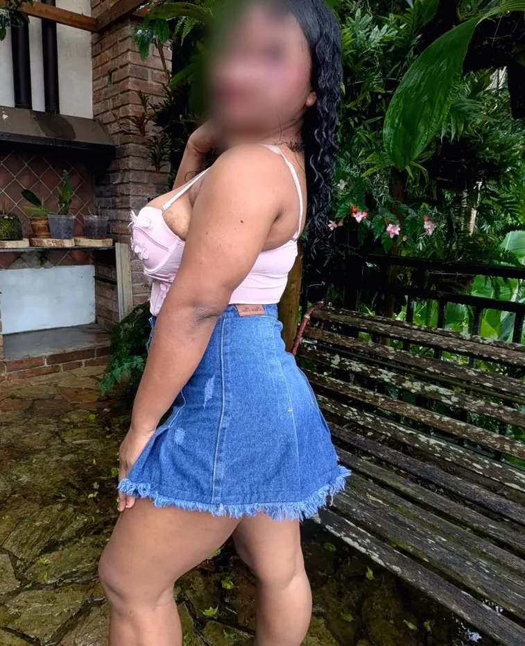 Ela, 22