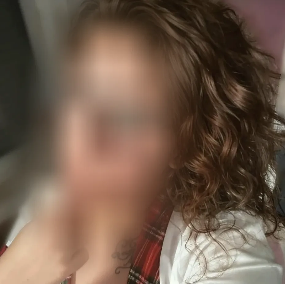 Nicole, 37