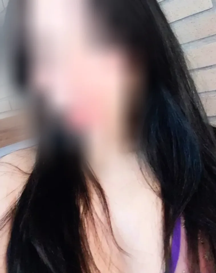 Stefanie, 24